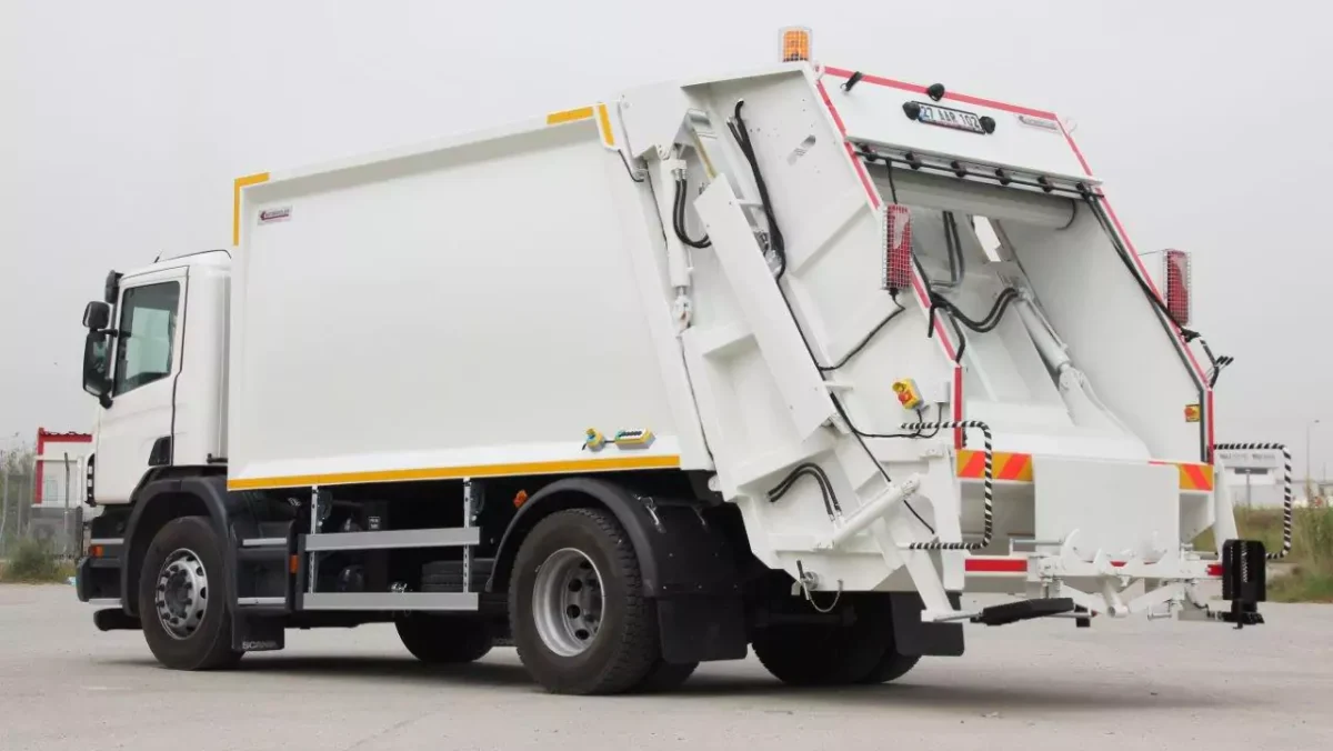 garbage-truck-67327553afdc6-e1731360434395-1200x676.webp