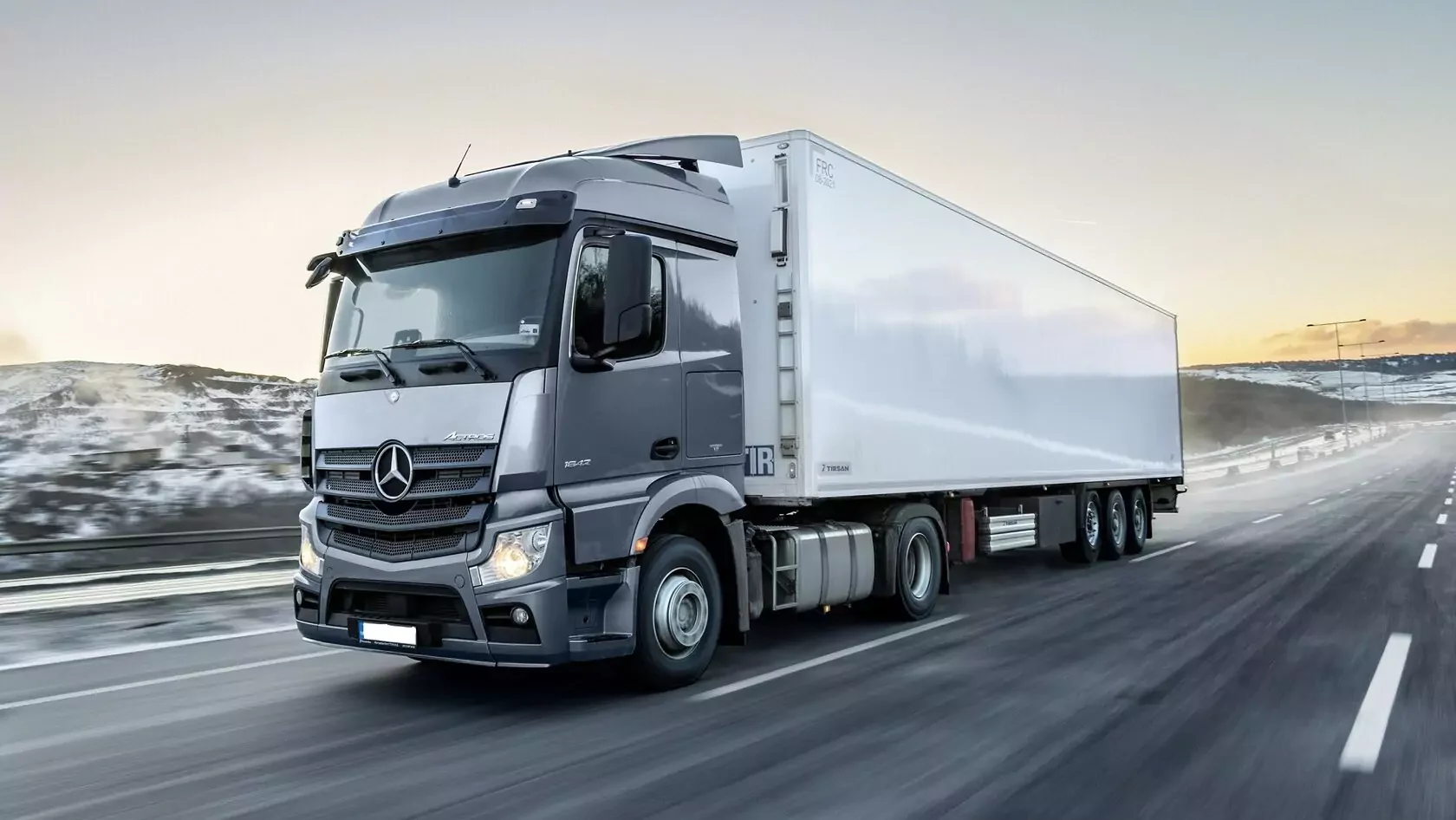 https://gtstransportations.com/wp-content/uploads/2024/11/refrigerator-trailer-67327561014db-e1731360739311.webp